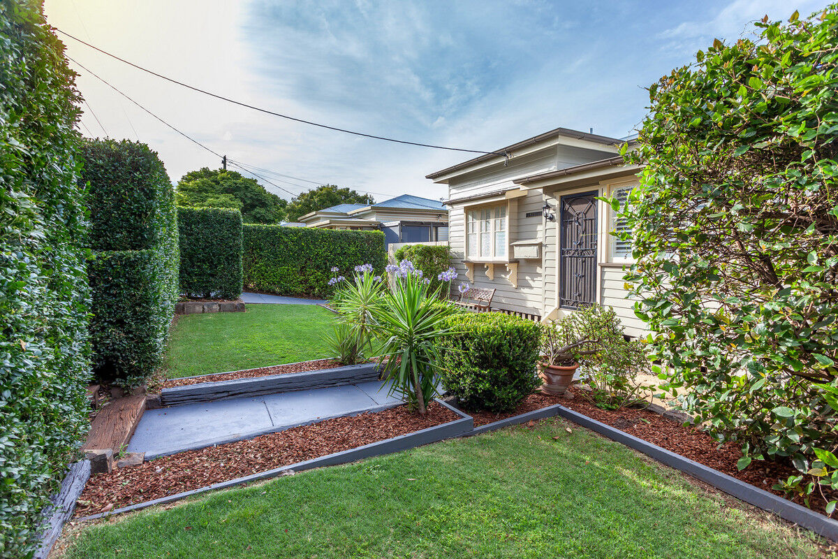 147 Perth Street, South Toowoomba QLD 4350, South Toowoomba - Thumbnail 2