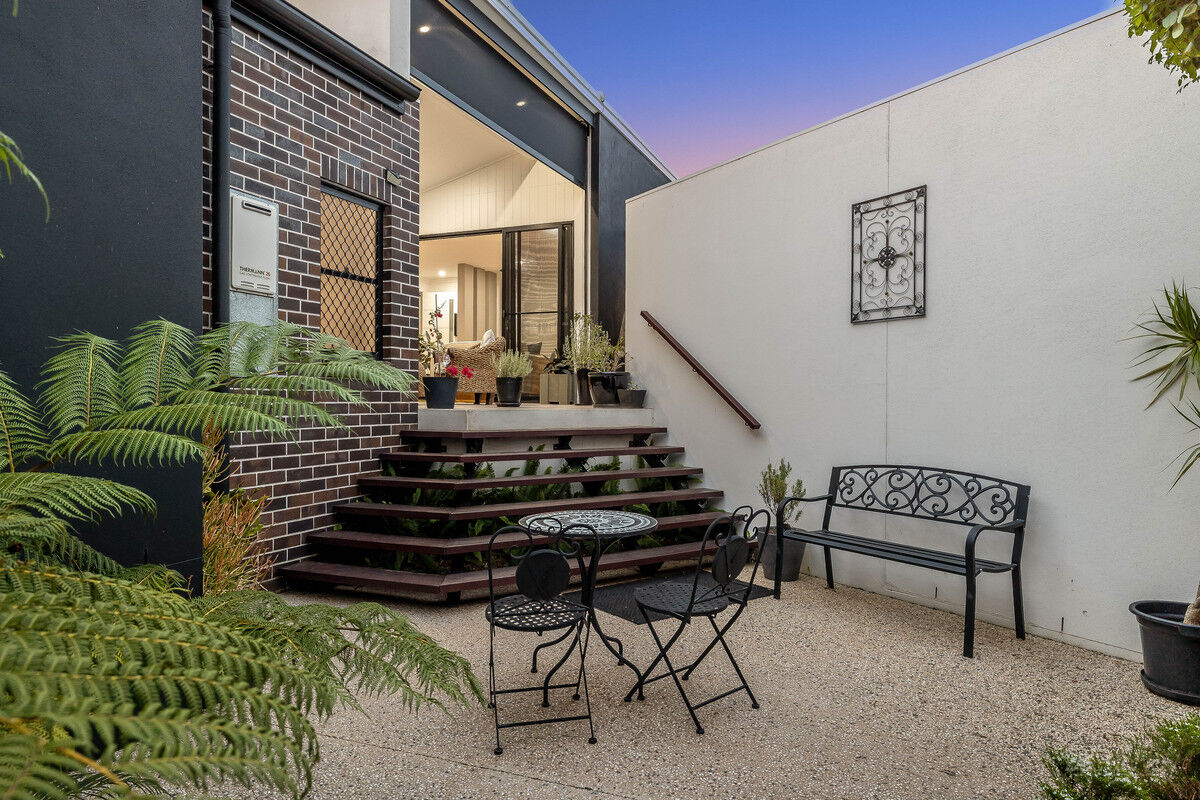 2 / 2 Renshaw Crescent, Kearneys Spring QLD 4350, Kearneys Spring - Thumbnail 2