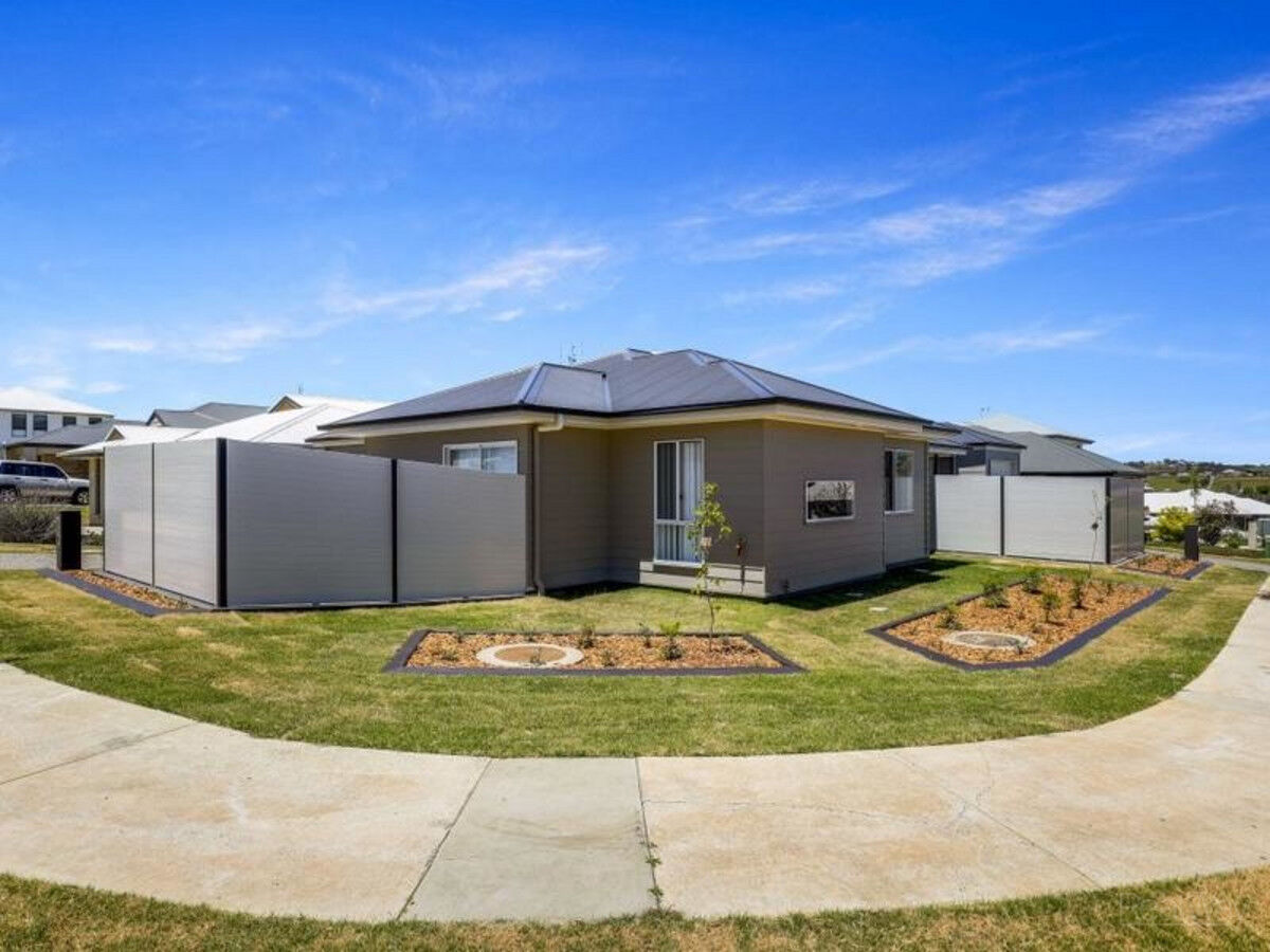1 & 2 / 6 Barron Lane, Glenvale QLD 4350, Glenvale - Thumbnail 2