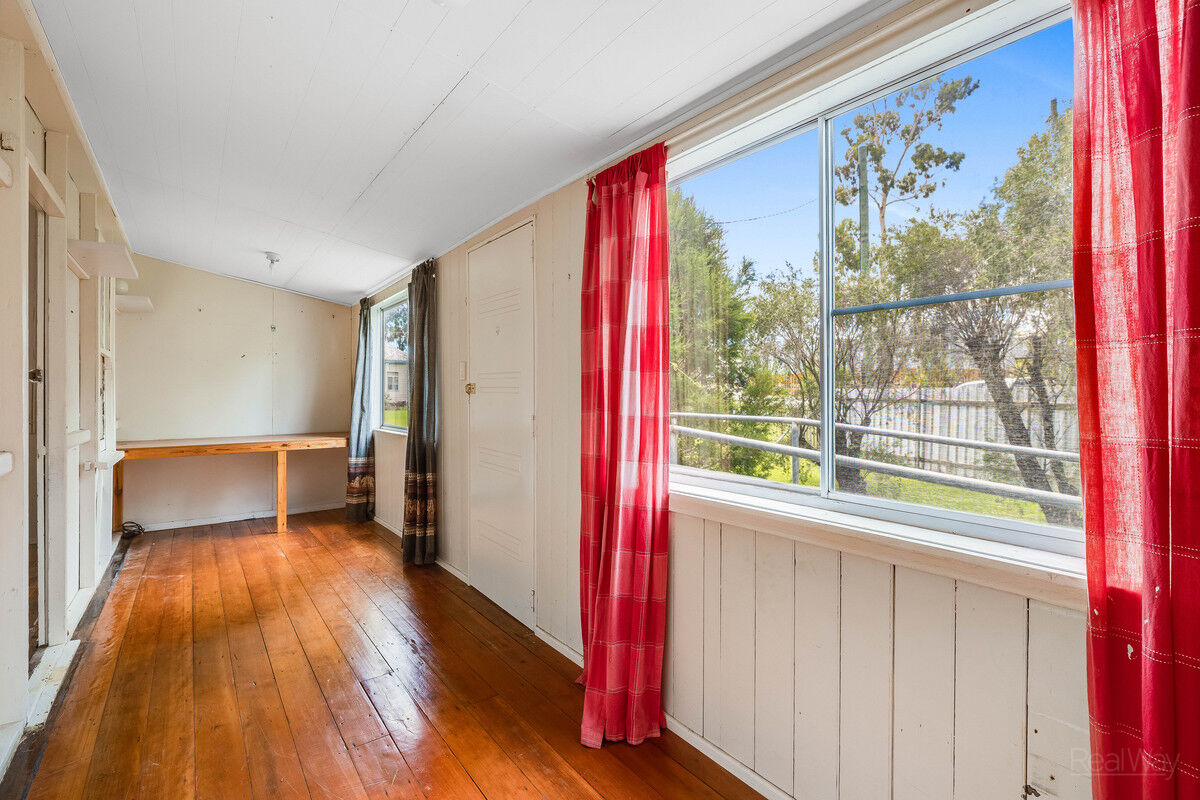 24 Cory Street, Oakey QLD 4401, Oakey - Thumbnail 3