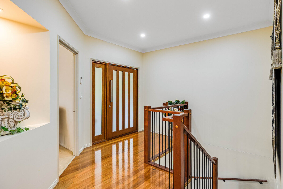 11A Mackenzie Street, Mount Lofty QLD 4350, Mount Lofty - Thumbnail 2
