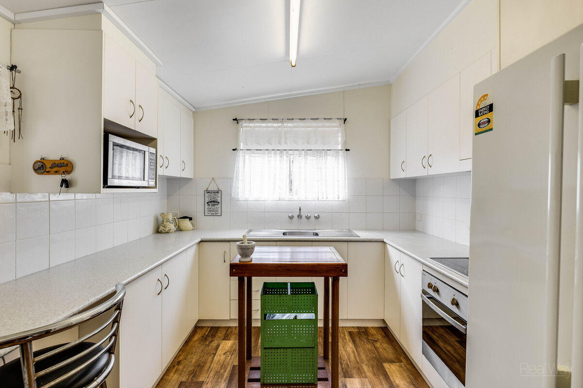 148 Kent Street, Oakey QLD 4401, Oakey - Thumbnail 2
