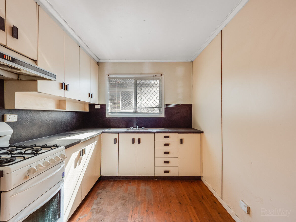 305 Tor Street, Wilsonton QLD 4350, Wilsonton - Thumbnail 5
