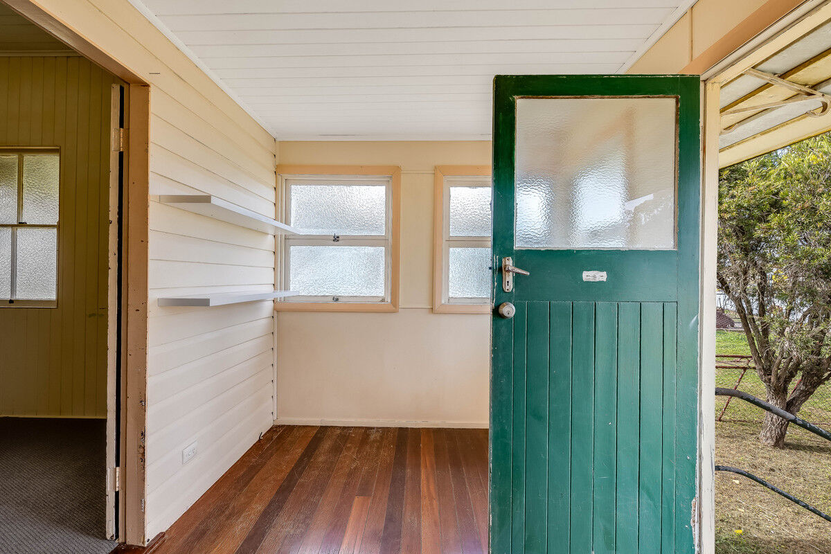 120 Kent Street, Oakey QLD 4401, Oakey - Thumbnail 2