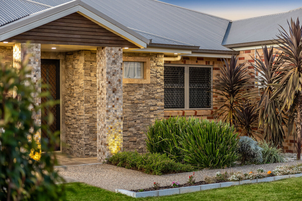 11 Radcliffe Crescent, Glenvale QLD 4350, Glenvale - Thumbnail 3
