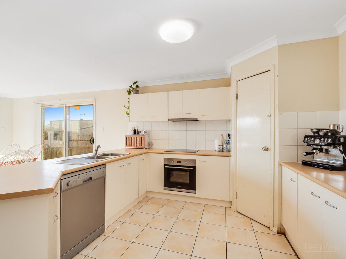 7 Cuttaburra Crescent, Glenvale QLD 4350, Glenvale - Thumbnail 3