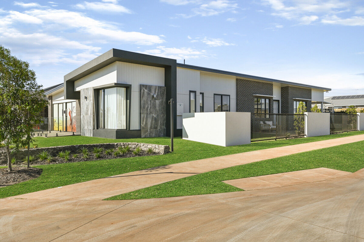 8 Carlow Lane, Middle Ridge QLD 4350, Middle Ridge - Thumbnail 4