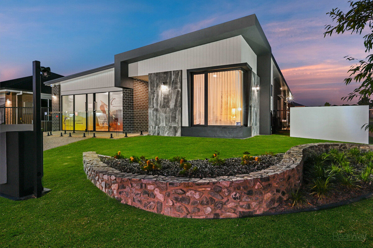 8 Carlow Lane, Middle Ridge QLD 4350, Middle Ridge - Thumbnail 2
