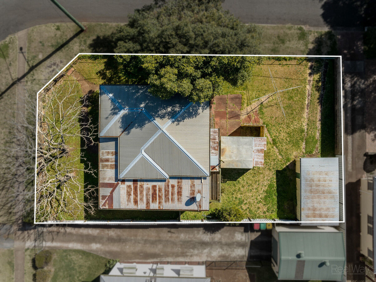 151 Perth Street, South Toowoomba QLD 4350, South Toowoomba - Thumbnail 8