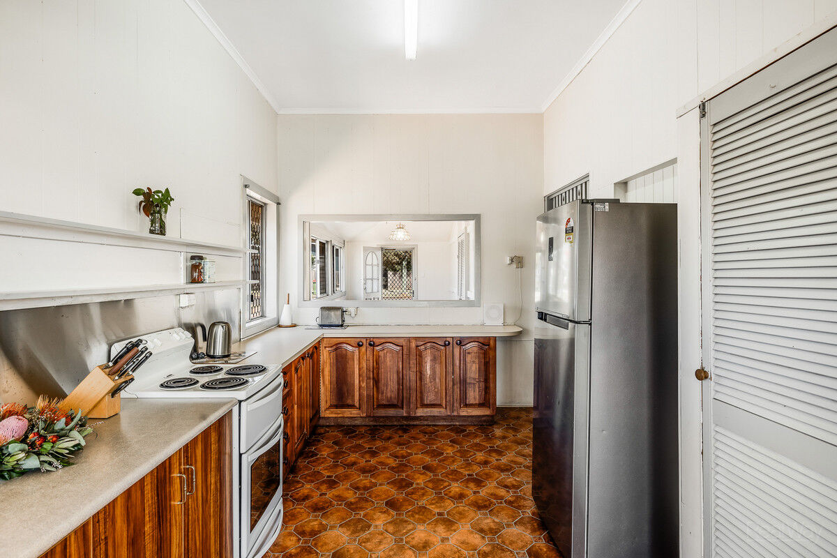 9 Wilfred Street, Harristown QLD 4350, Harristown - Thumbnail 5