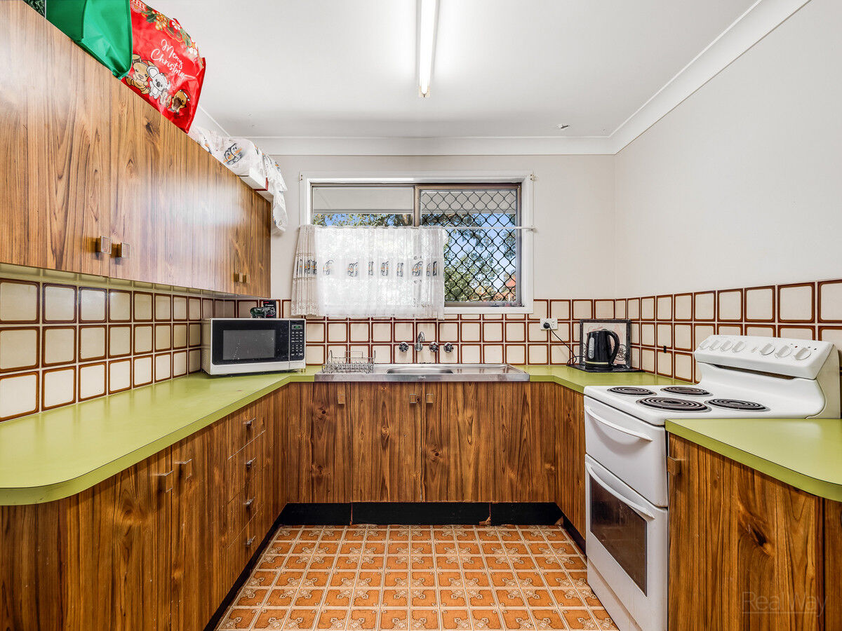 12 Whitefriars Street, Rockville QLD 4350, Rockville - Thumbnail 5