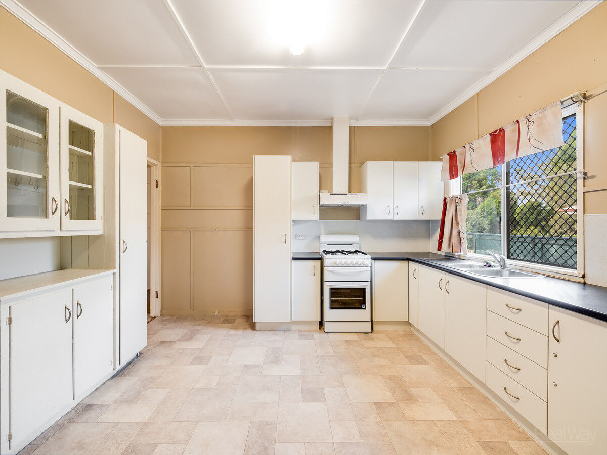 14 Elizabeth Street, South Toowoomba QLD 4350, South Toowoomba - Thumbnail 5
