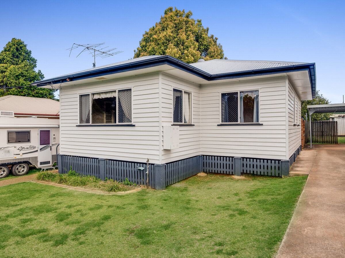 14 Elizabeth Street, South Toowoomba QLD 4350, South Toowoomba - Thumbnail 2