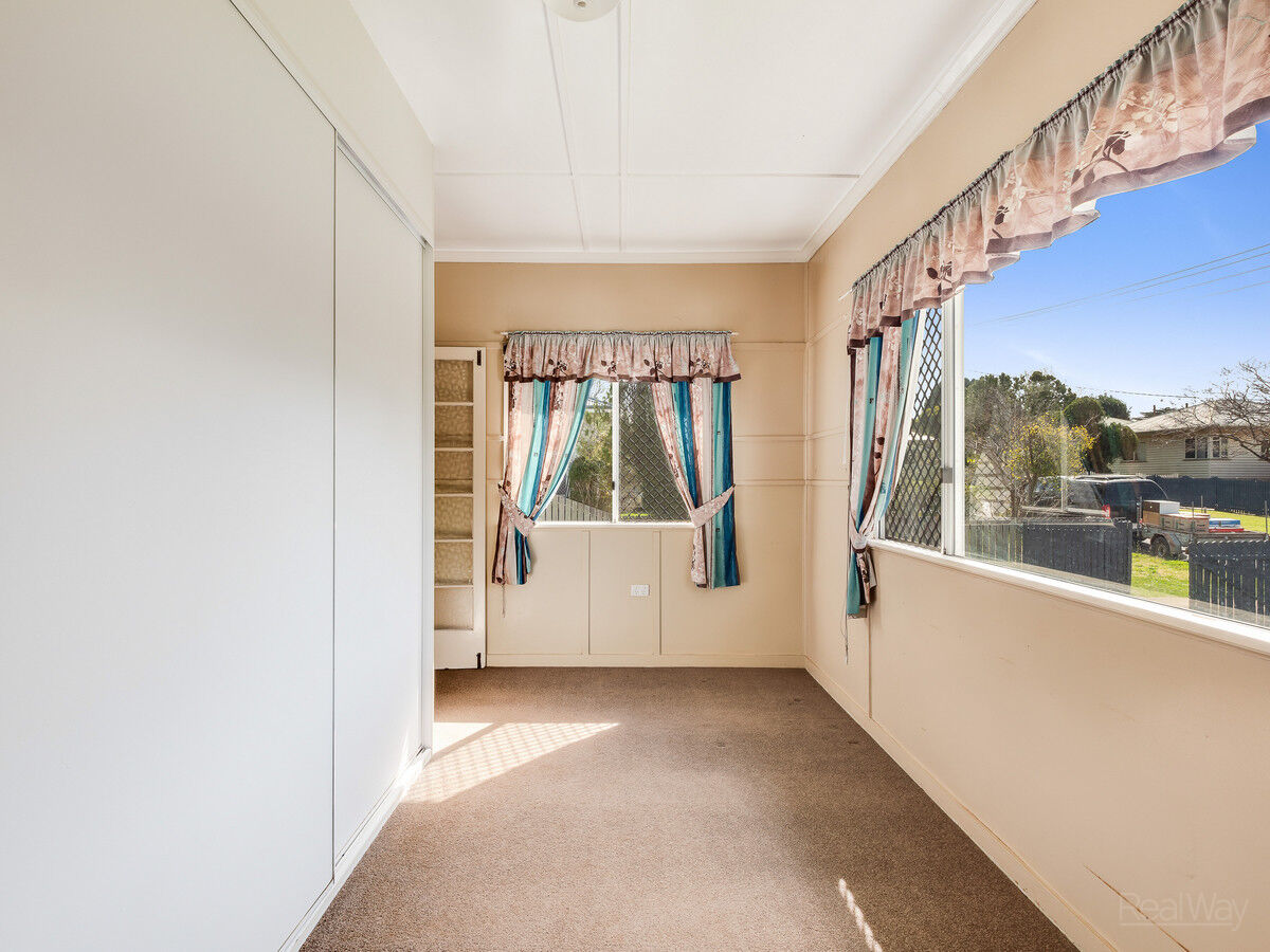 14 Elizabeth Street, South Toowoomba QLD 4350, South Toowoomba - Thumbnail 3