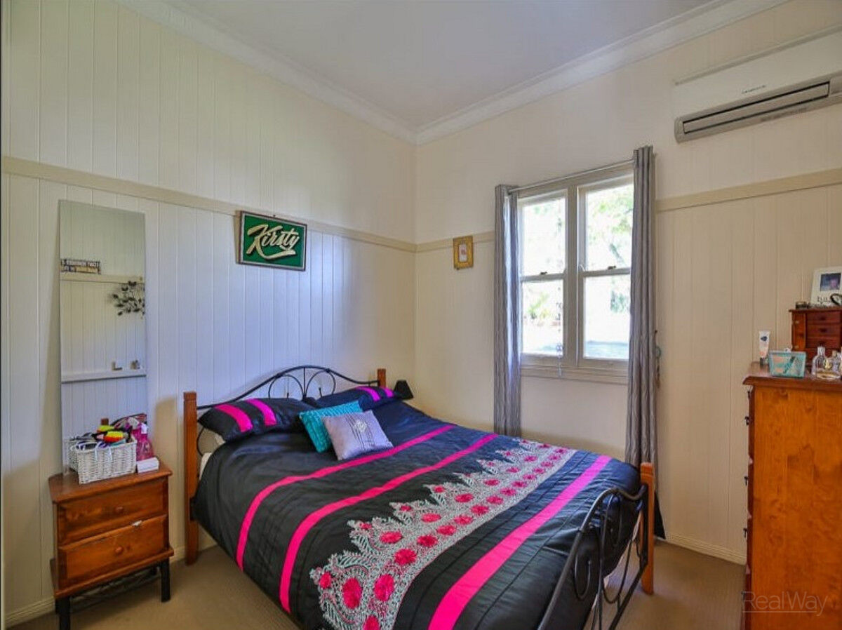 12 Parkinson Street, South Toowoomba QLD 4350, South Toowoomba - Thumbnail 5