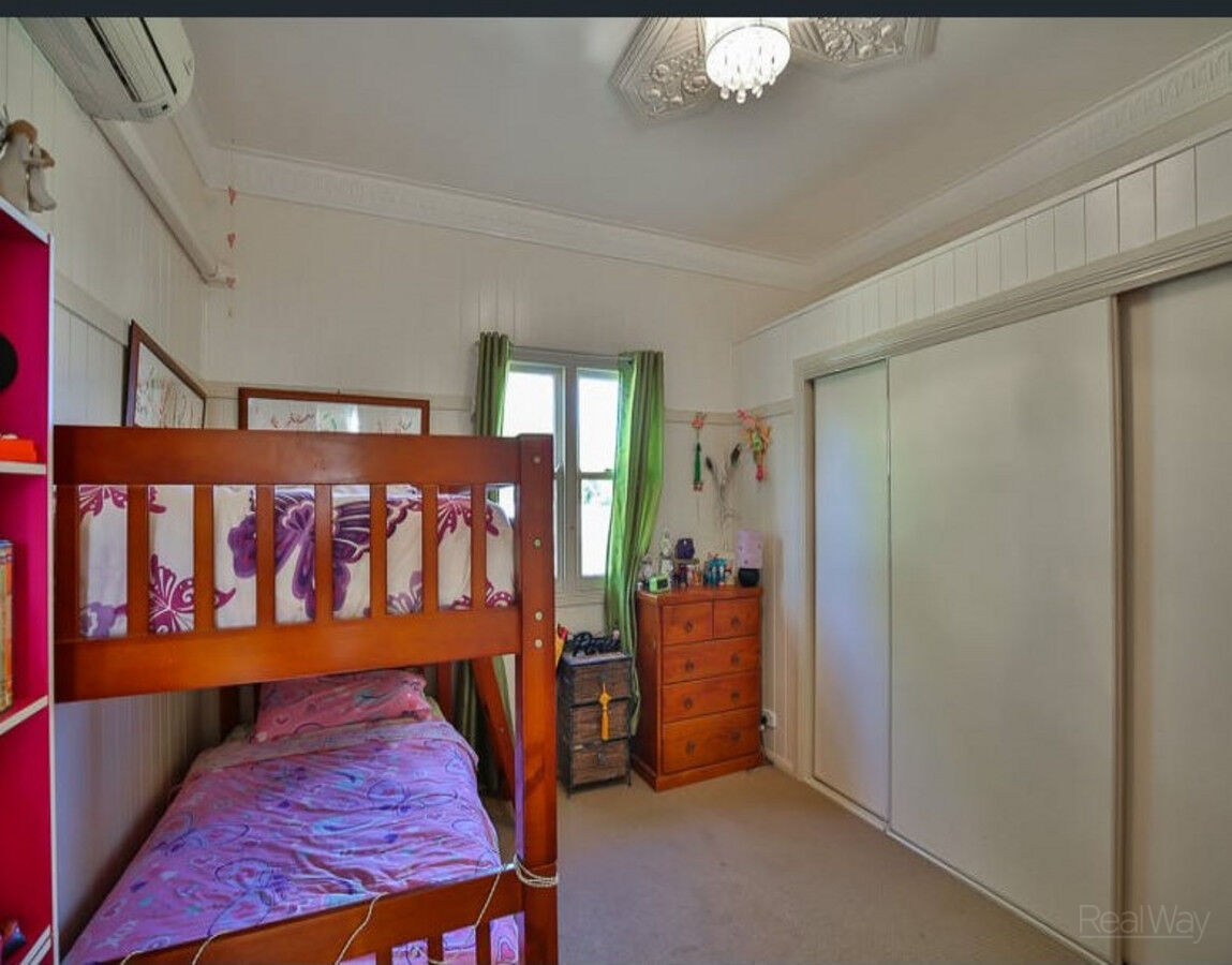 12 Parkinson Street, South Toowoomba QLD 4350, South Toowoomba - Thumbnail 6