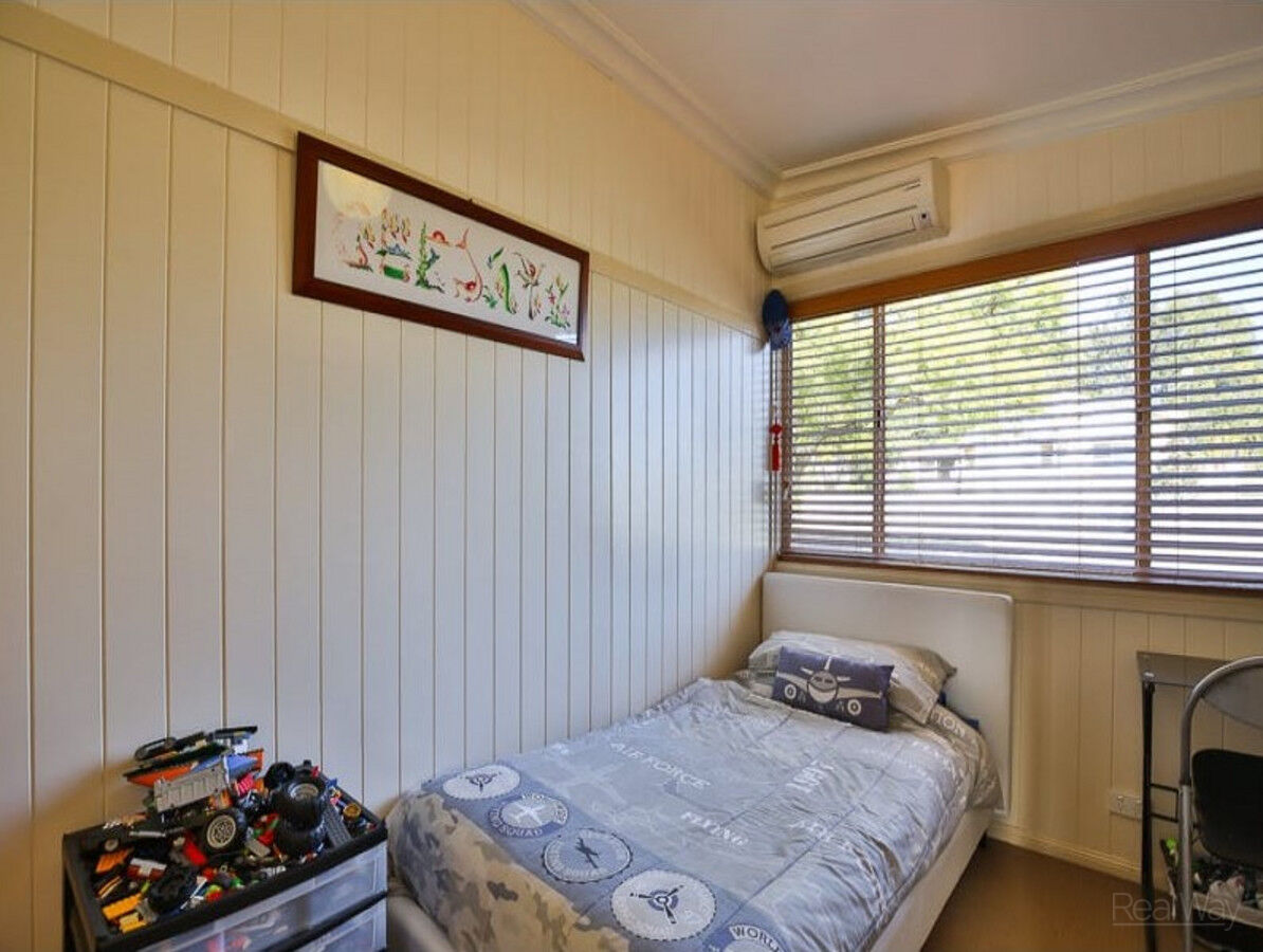 12 Parkinson Street, South Toowoomba QLD 4350, South Toowoomba - Thumbnail 7