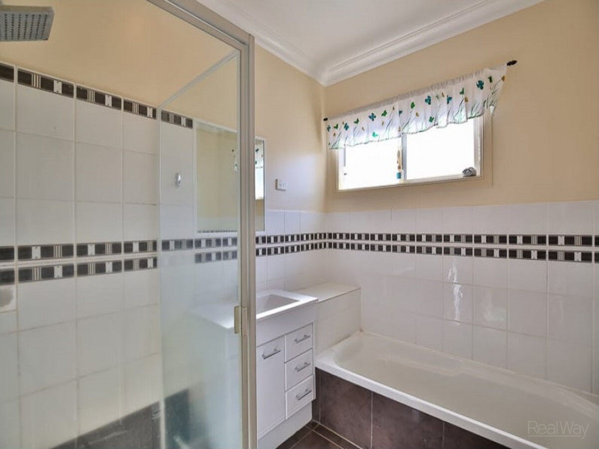 12 Parkinson Street, South Toowoomba QLD 4350, South Toowoomba - Thumbnail 8