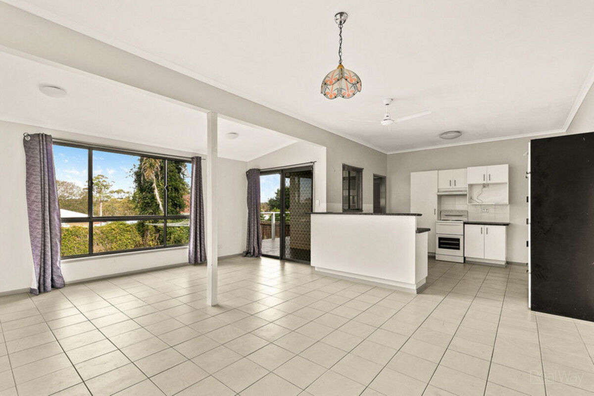 22 Beelbee Street, HARRISTOWN QLD 4350, Harristown - Thumbnail 3