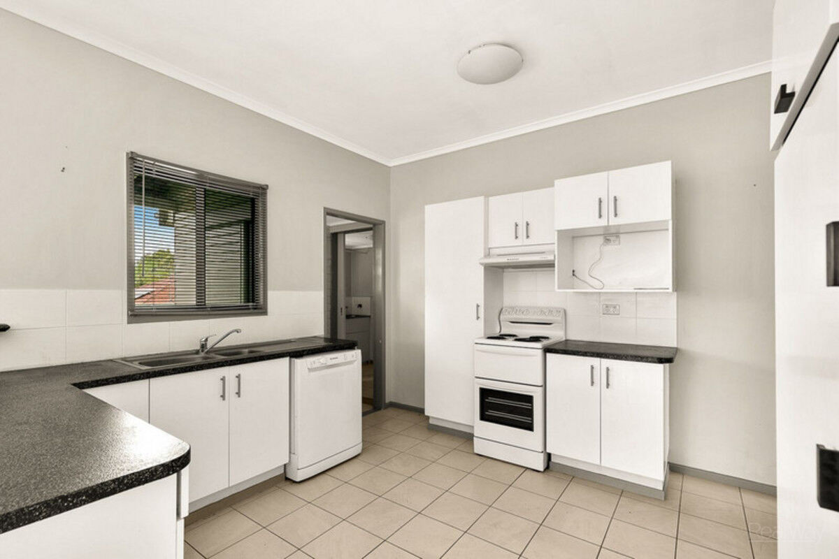 22 Beelbee Street, HARRISTOWN QLD 4350, Harristown - Thumbnail 2