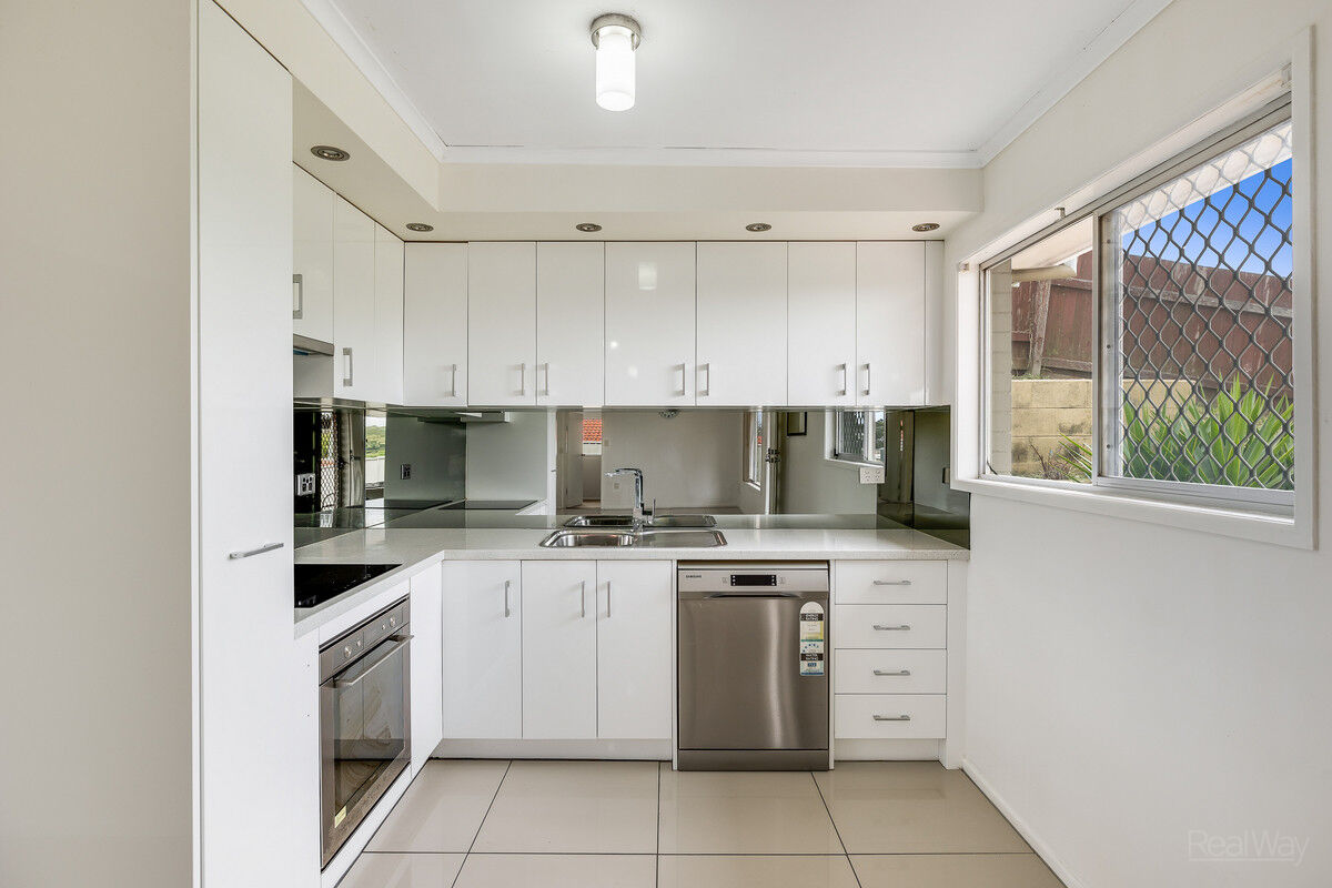 15 Gordon Avenue, Rockville QLD 4350, Rockville - Thumbnail 2