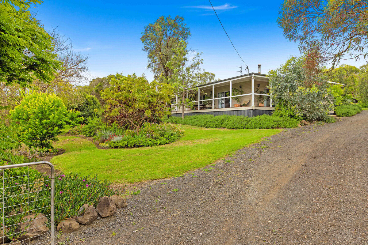 14 Jannusch Road, Gowrie Mountain QLD 4350, Gowrie Mountain - Thumbnail 2