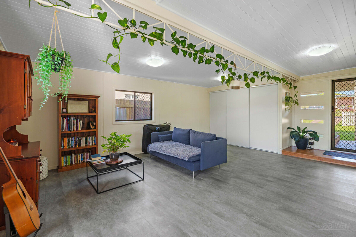 19 Teesdale Avenue, Newtown QLD 4350, Newtown - Thumbnail 2