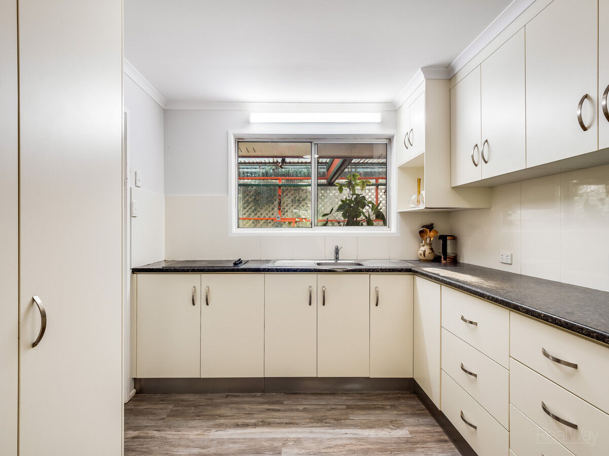 15 Cunningham Street, Oakey QLD 4401, Oakey - Thumbnail 3