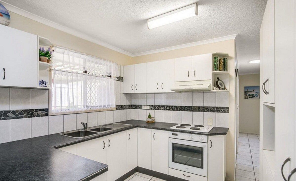 32 Jimbour Drive, Newtown QLD 4350, Newtown - Thumbnail 3