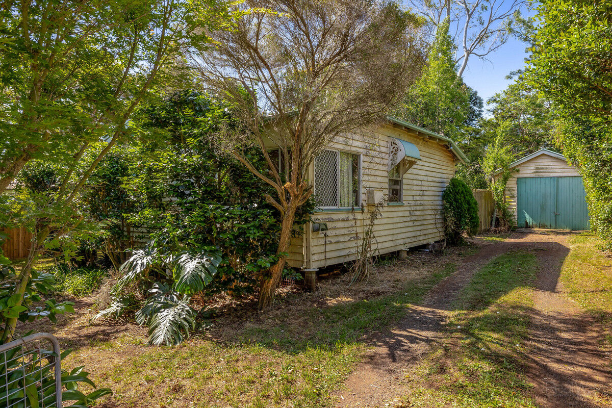 37 Collins Street, Mount Lofty QLD 4350, Mount Lofty - Thumbnail 3