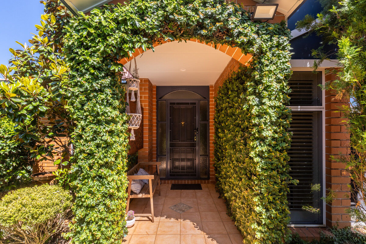 75 Bouganvillea Drive, Middle Ridge QLD 4350, Middle Ridge - Thumbnail 2
