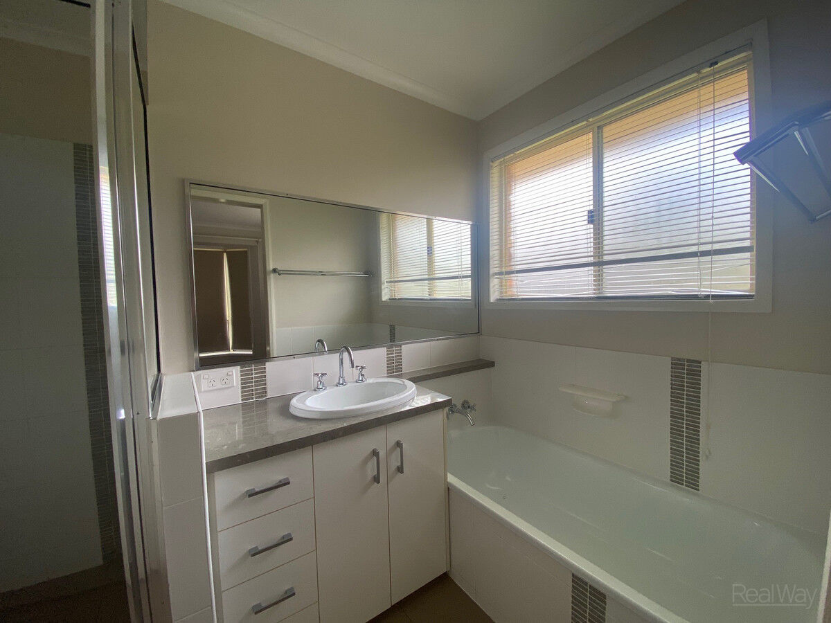 9 Rutherford Road, Withcott QLD 4352, Withcott - Thumbnail 4