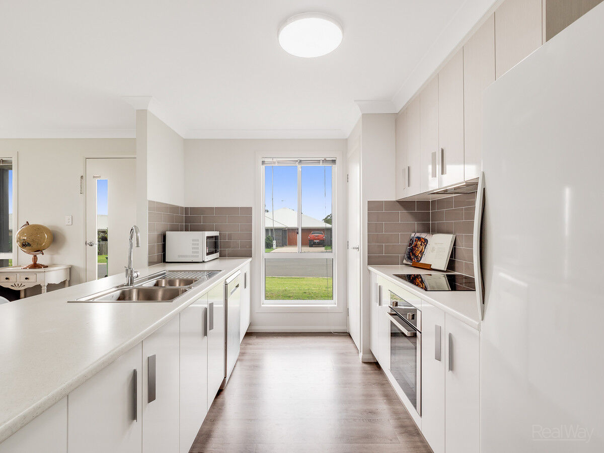 10 Madrid Court, Glenvale QLD 4350, Glenvale - Thumbnail 5