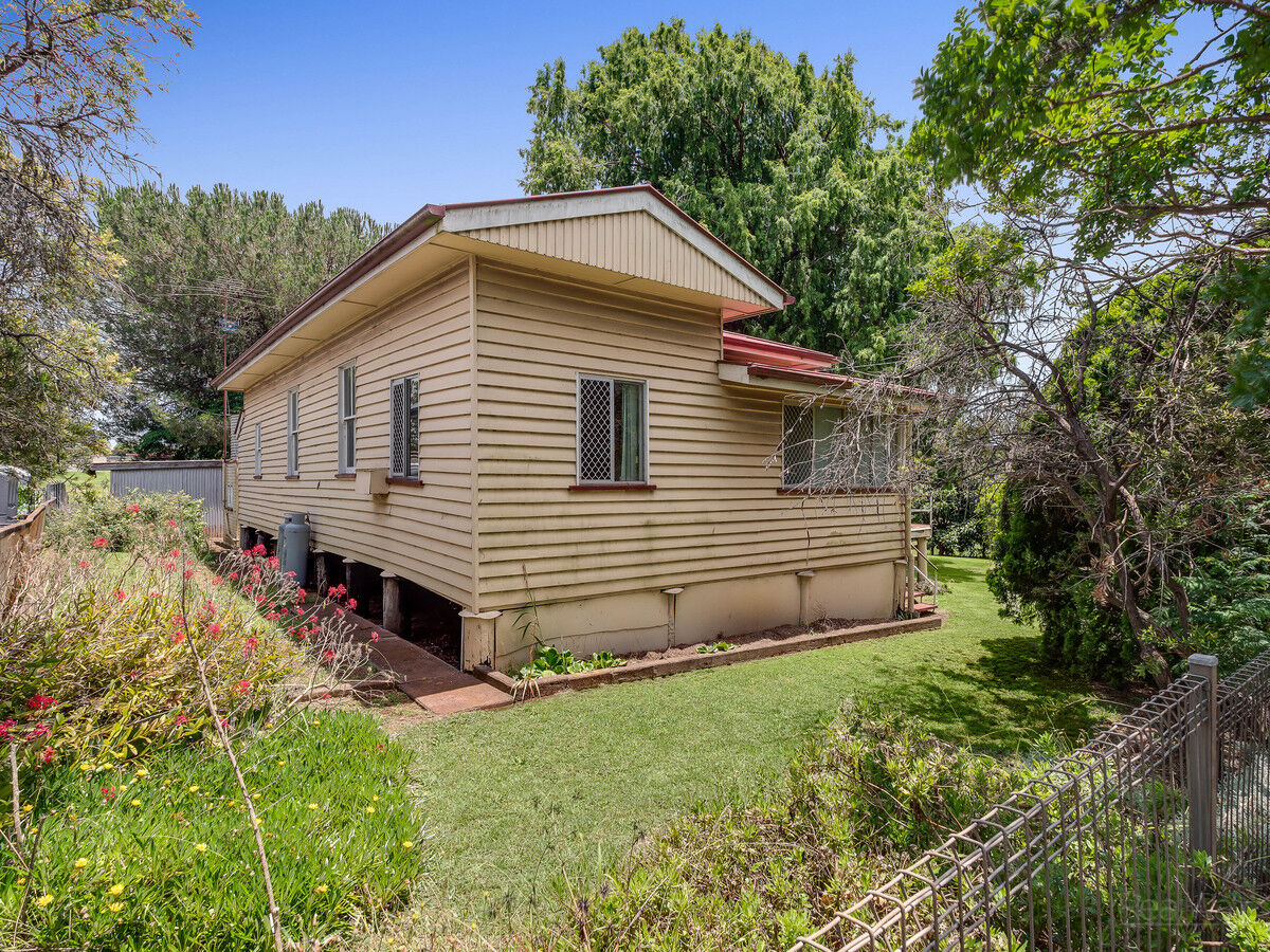 333-337 Tor Street, Wilsonton QLD 4350, Wilsonton - Thumbnail 3