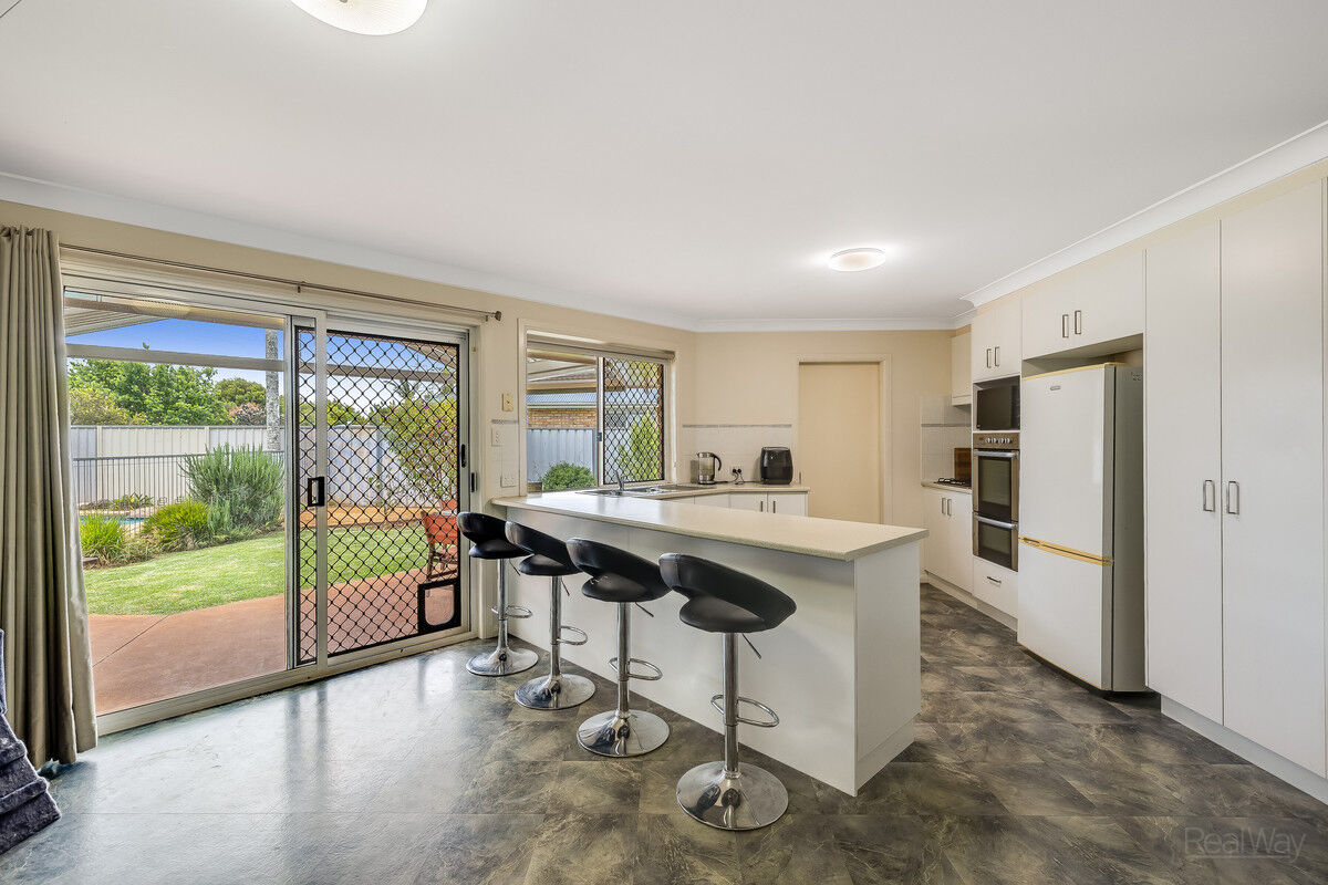 11 Emma Drive, Kearneys Spring QLD 4350, Kearneys Spring - Thumbnail 4
