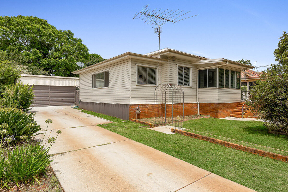 134 Taylor Street, Newtown QLD 4350, Newtown - Thumbnail 3