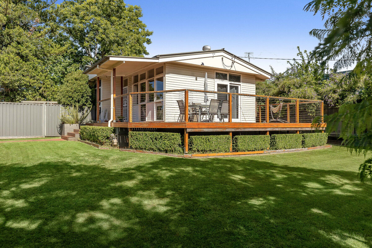 42 Stuart Street, Mount Lofty QLD 4350, Mount Lofty - Thumbnail 2