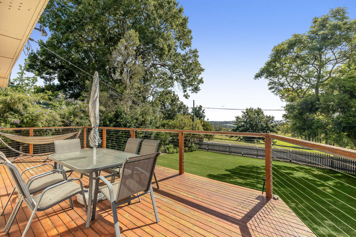 42 Stuart Street, Mount Lofty QLD 4350, Mount Lofty - Thumbnail 4