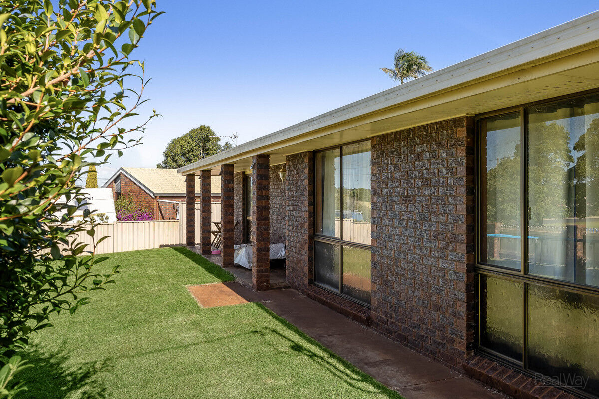 32 Marwedel Street, Kearneys Spring QLD 4350, Kearneys Spring - Thumbnail 2