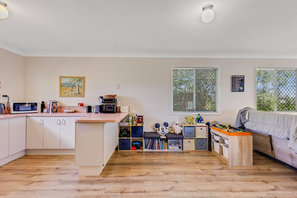 12 Weise Street, Oakey QLD 4401, Oakey - Thumbnail 3