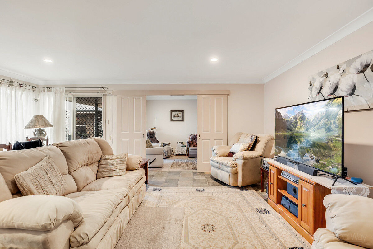 1 / 6 Shane Court, Rockville QLD 4350, Rockville - Thumbnail 2