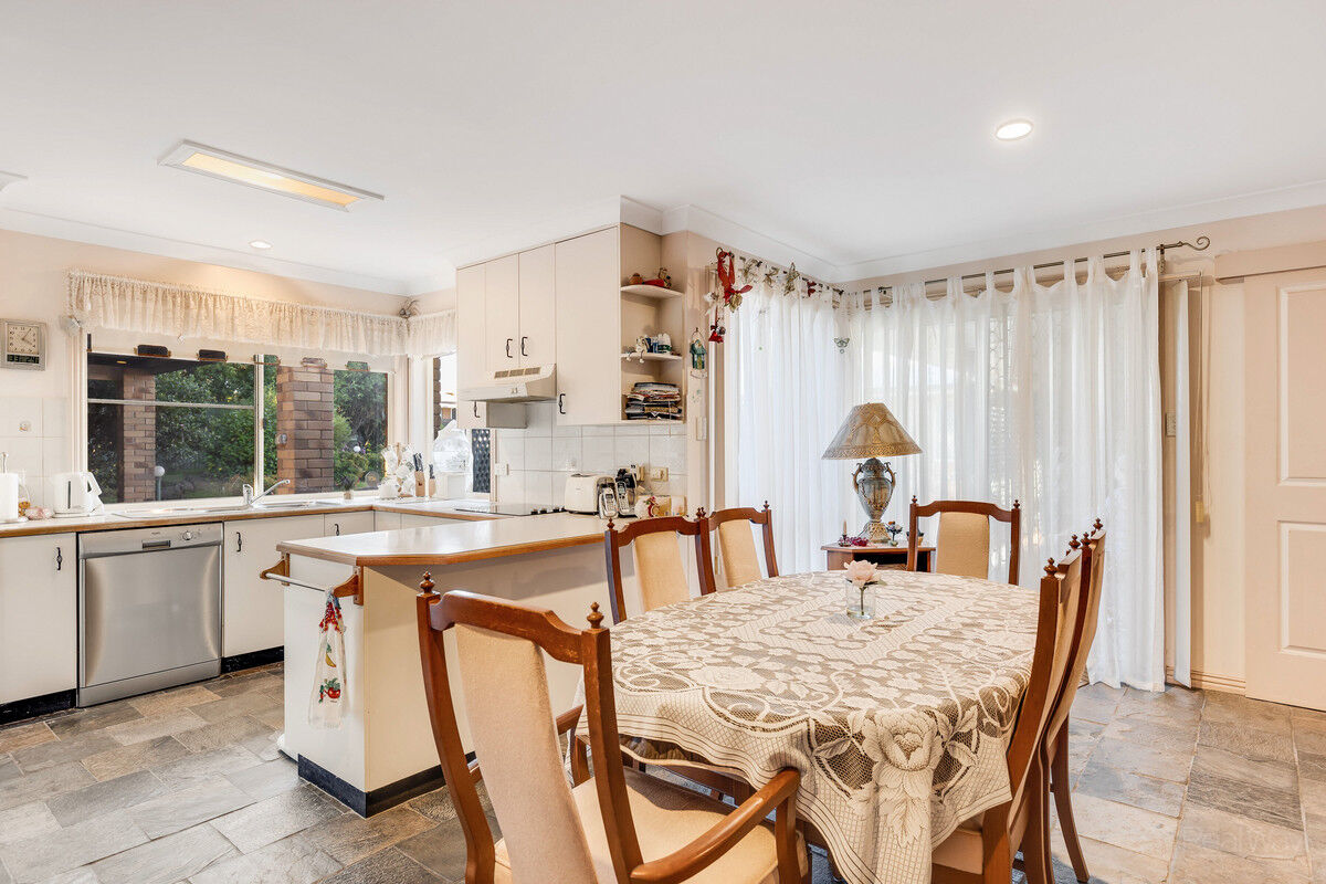 1 / 6 Shane Court, Rockville QLD 4350, Rockville - Thumbnail 3