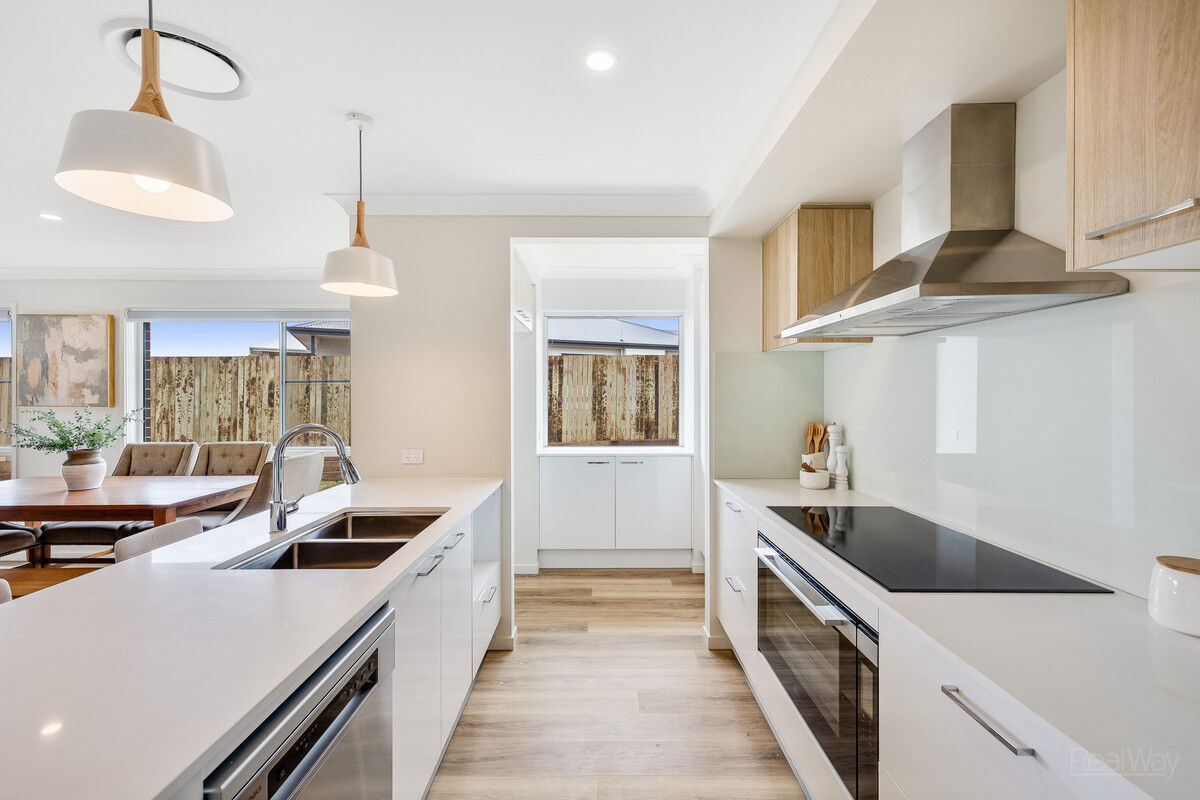 31 Alexander Avenue, Highfields QLD 4352, Highfields - Thumbnail 5