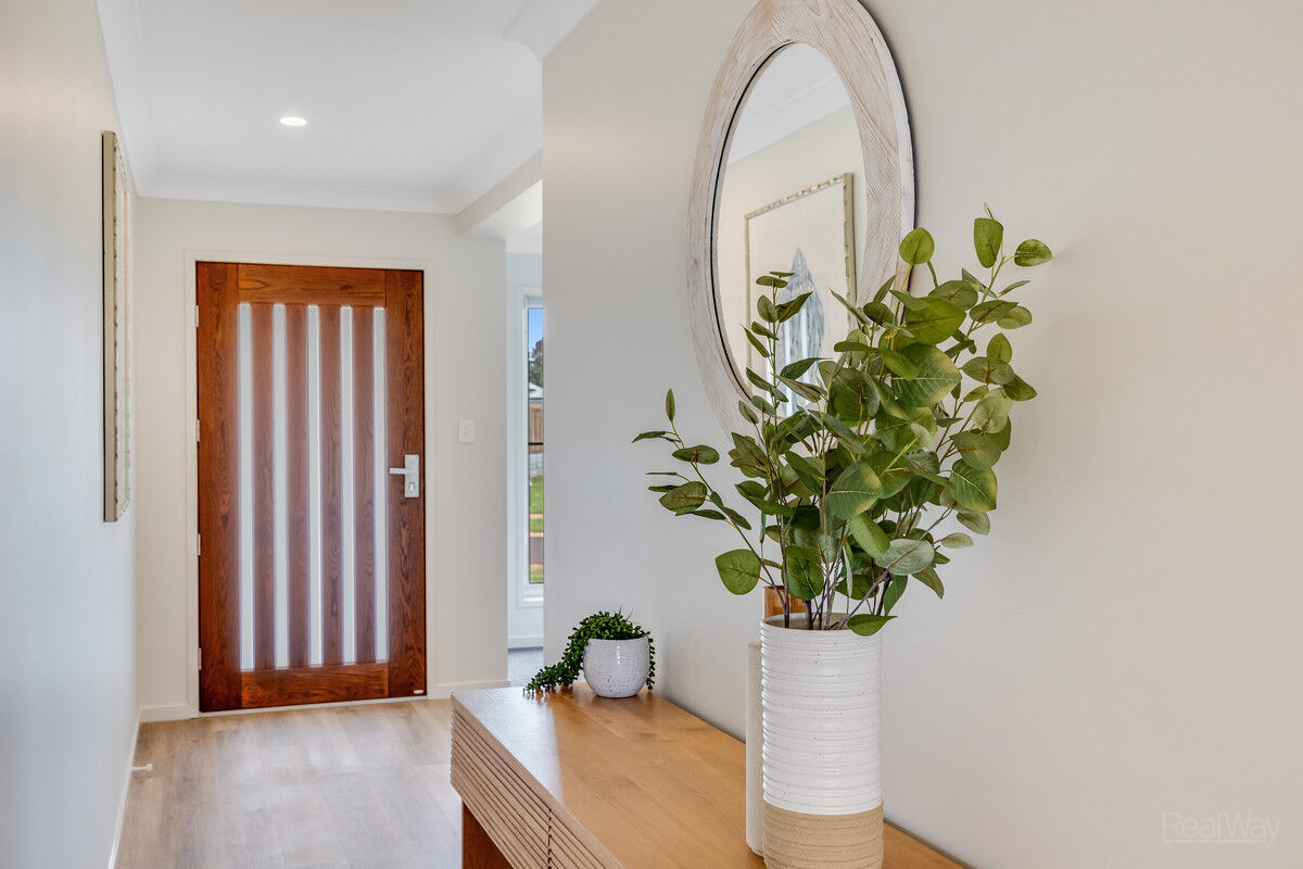 31 Alexander Avenue, Highfields QLD 4352, Highfields - Thumbnail 2
