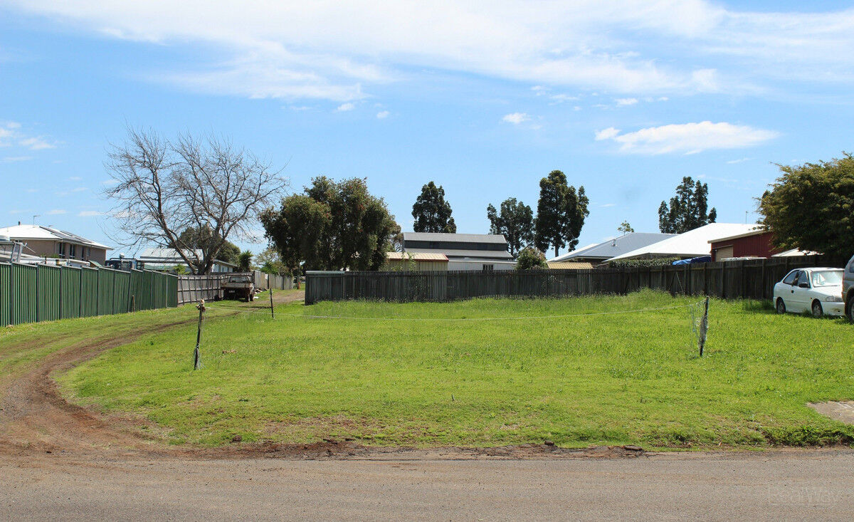 81 Luck Street, Drayton QLD 4350, Drayton - Thumbnail 2