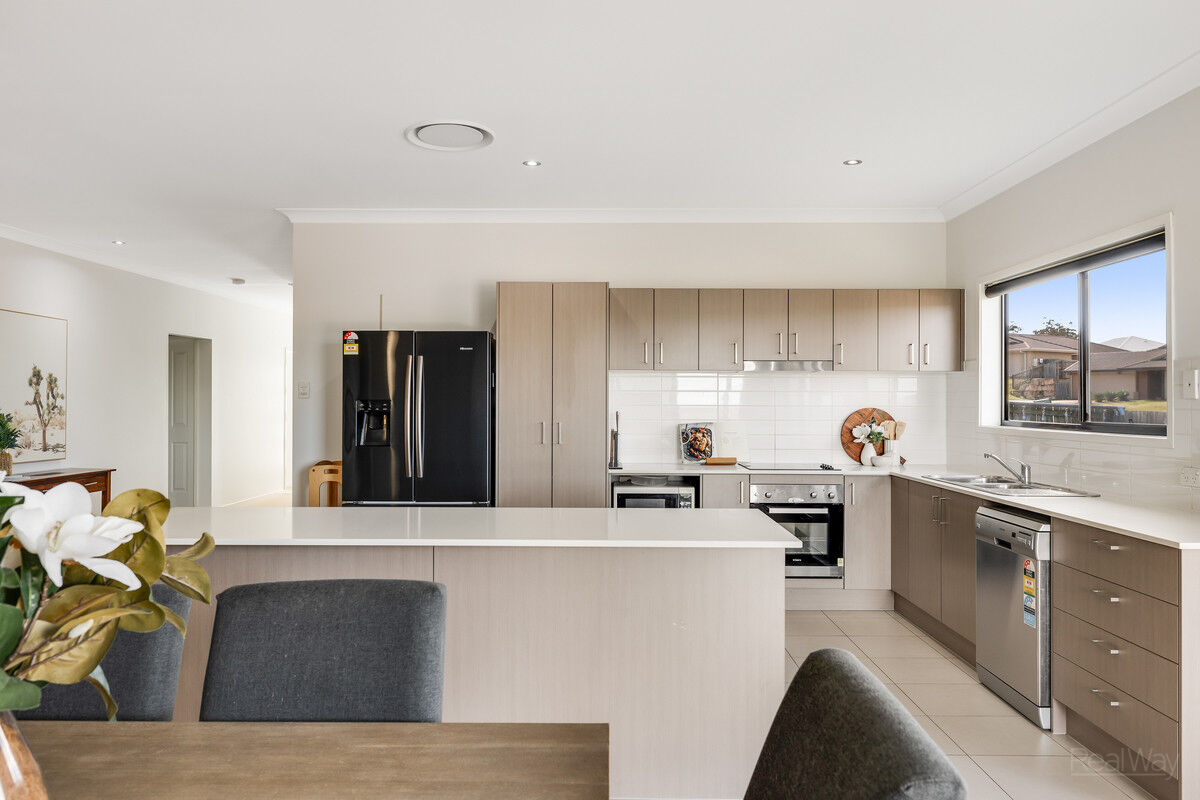 12 Alistair Street, Glenvale QLD 4350, Glenvale - Thumbnail 4