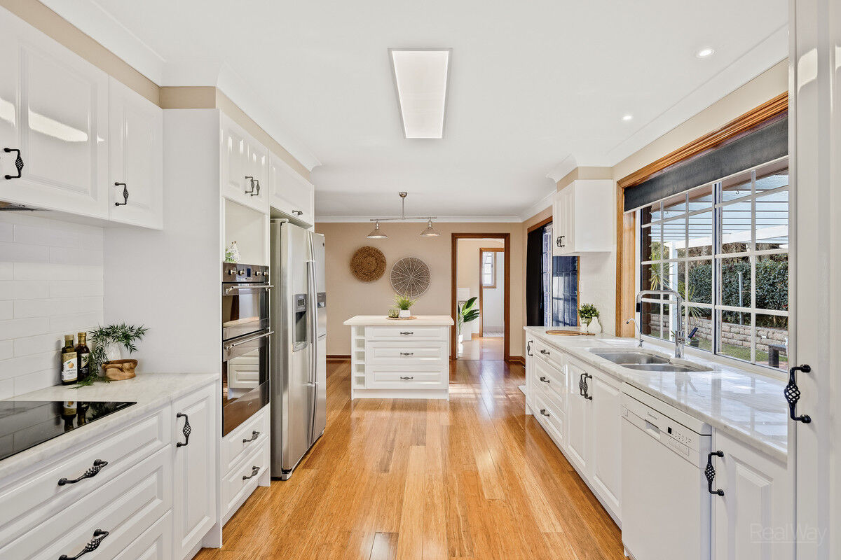 27 Range Street, Mount Lofty QLD 4350, Mount Lofty - Thumbnail 8