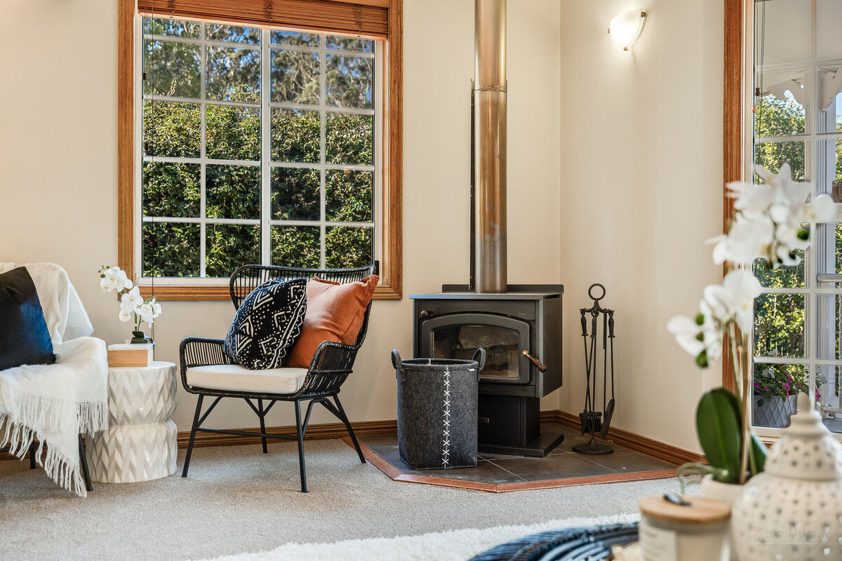 27 Range Street, Mount Lofty QLD 4350, Mount Lofty - Thumbnail 4
