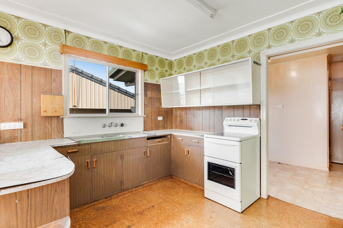 10 Wilma Street, Centenary Heights QLD 4350, Centenary Heights - Thumbnail 4