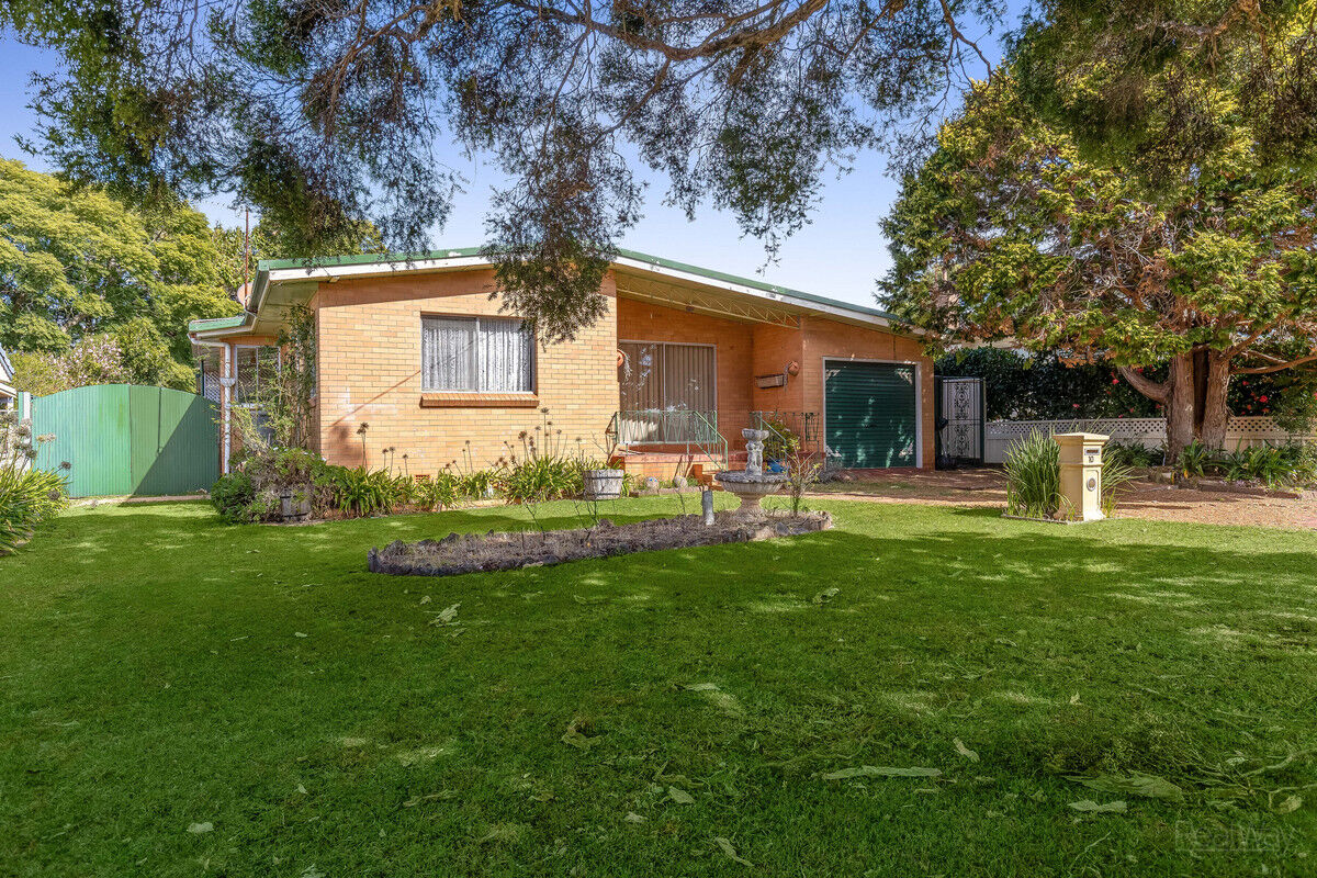 10 Wilma Street, Centenary Heights QLD 4350, Centenary Heights - Thumbnail 2